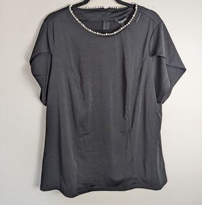 18/20 NWT Bloomchic Black Faux Pearl Trim Top